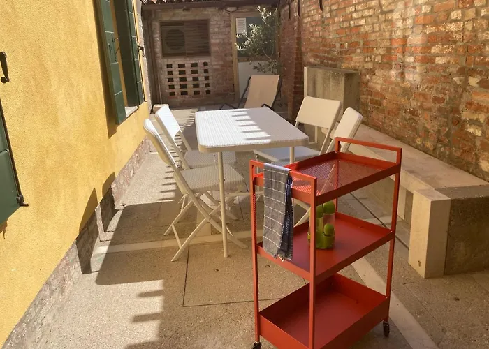 Appartamento Tre Archi Con Corte Privata